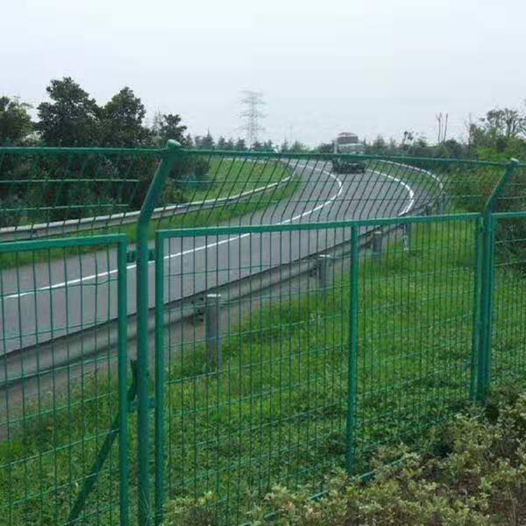 公路護(hù)欄網(wǎng)圖片1